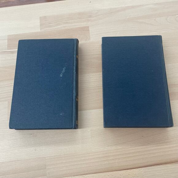 Ernest Hemingway Collier Classics – For Whom the Bell Tolls & A Farewell to Arms - Picture 3 of 10